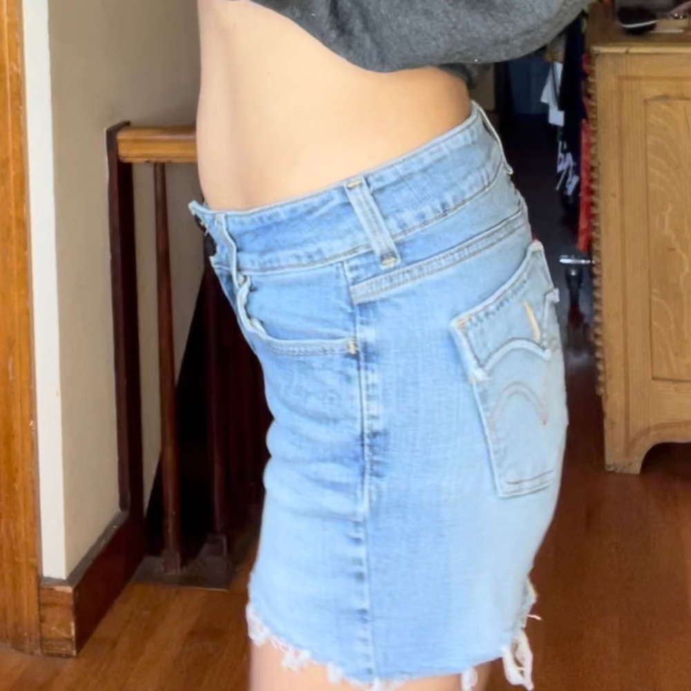 Levi’s 526 Cut-Offs - Picture 3 of 5